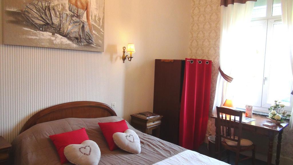 Hotel Le Clos Du Montvinage Étréaupont Cameră foto